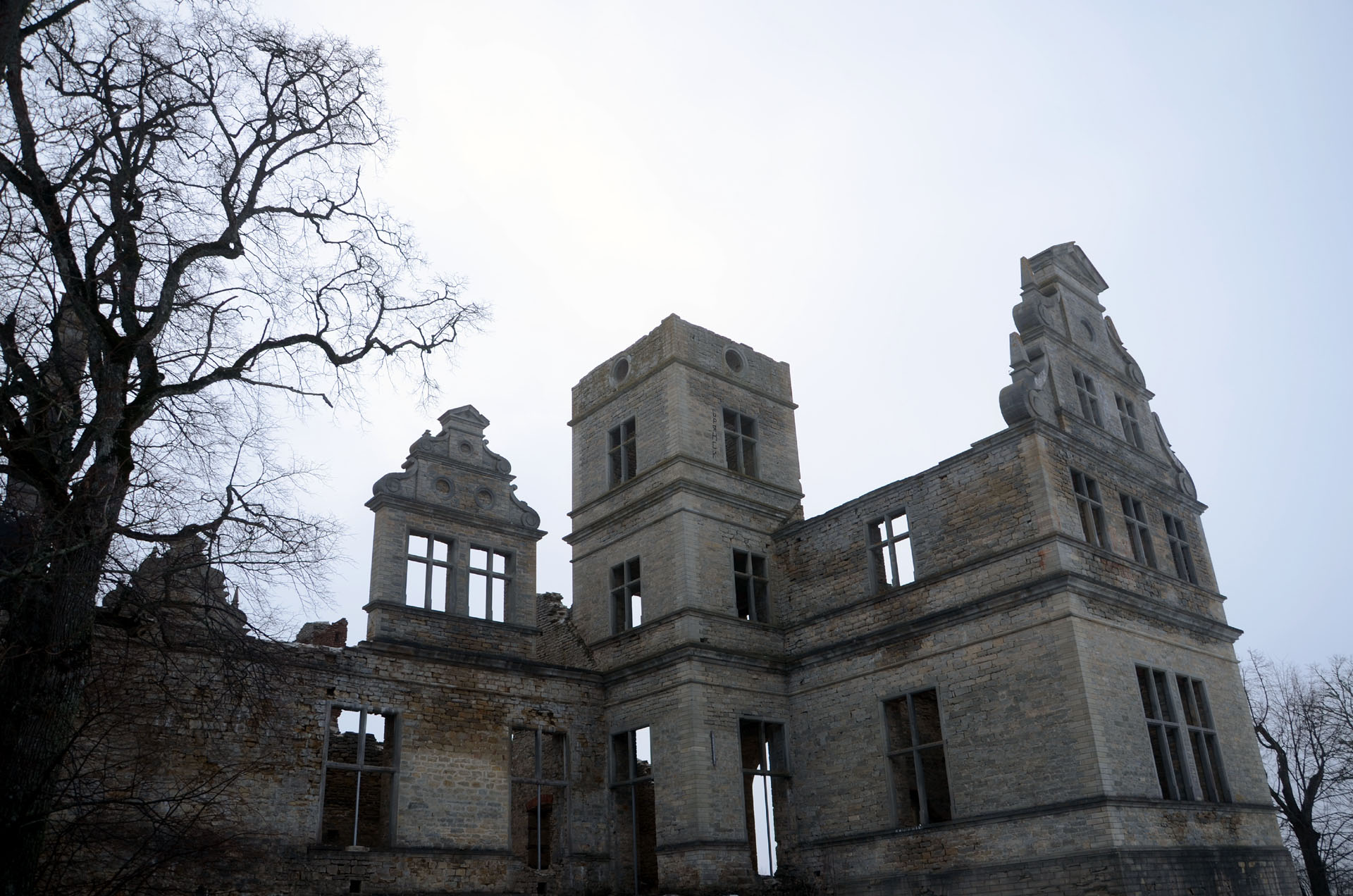 Ungru Manor