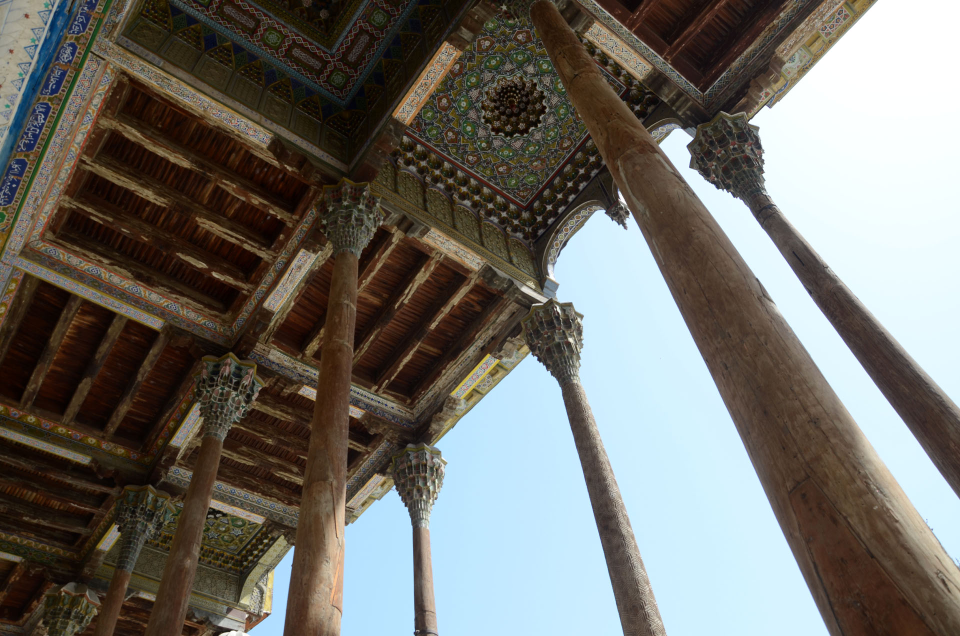 Bolo Hauz Mosque